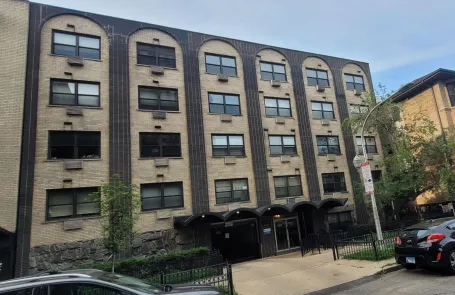 1 Bedroom Lakeview Apartment