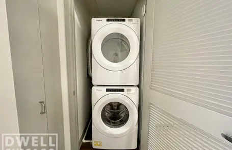 1 Bedroom Lakeview Apartment