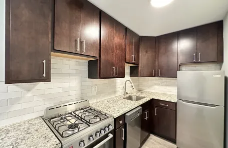 1 Bedroom Lakeview Apartment