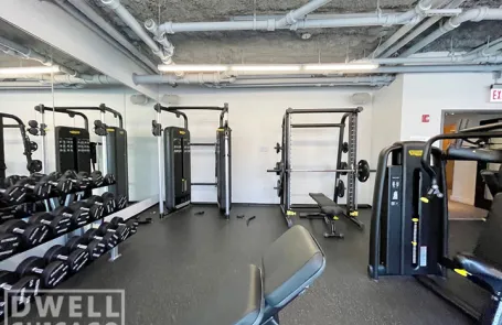 1 Bedroom West Loop Apartment