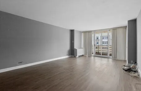 1 Bedroom Edgewater Apartment