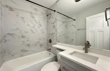 1 Bedroom Lakeview Apartment