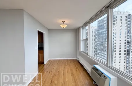 1 Bedroom Edgewater Apartment