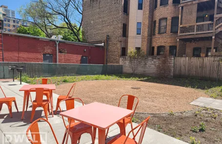 Studio Uptown Apartment