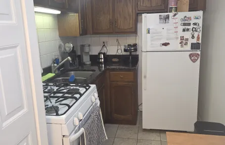 1 Bedroom Lakeview Apartment