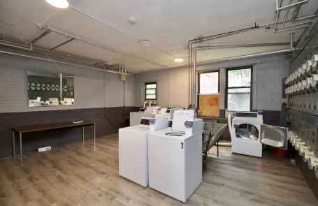 Studio Ravenswood Apartment