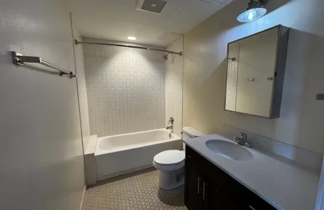 2 Bedroom Rogers Park Apartment