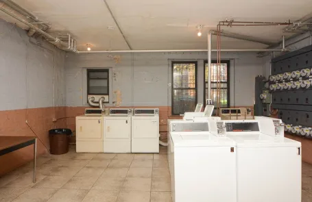 Studio Ravenswood Apartment
