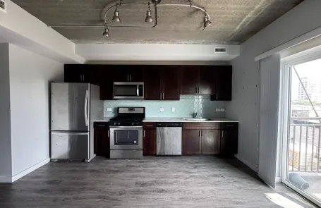 1 Bedroom Rogers Park Apartment
