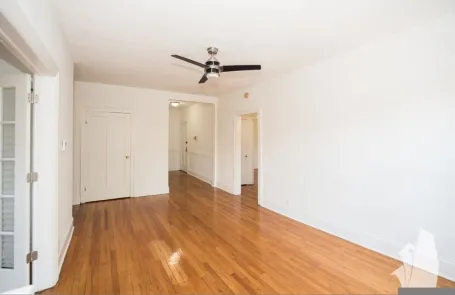 3 Bedroom Lakeview Apartment