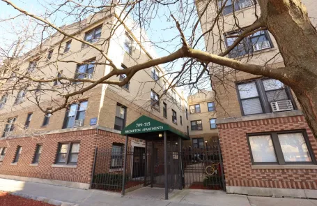 1 Bedroom Lakeview Apartment