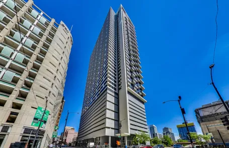 2 Bedroom Chicago Loop Apartment