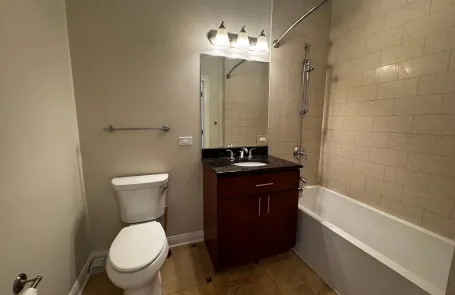 1 Bedroom Rogers Park Apartment