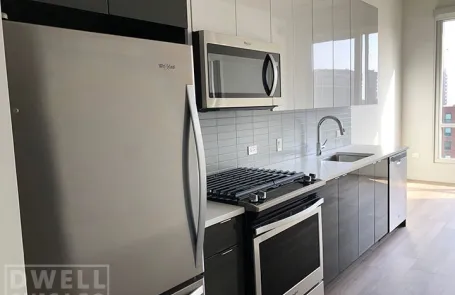1 Bedroom Lakeview Apartment