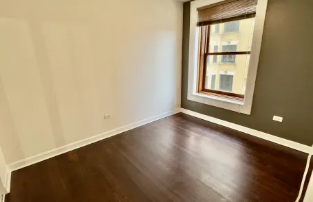 2 Bedroom Lakeview Apartment