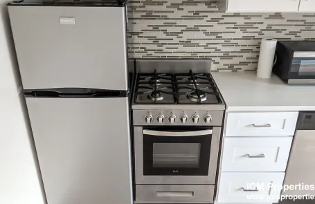 1 Bedroom Lincoln Square Apartment