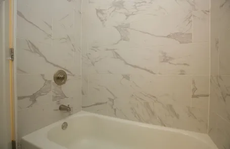 2 Bedroom Lakeview Apartment