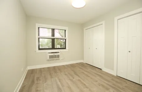 2 Bedroom Lakeview Apartment