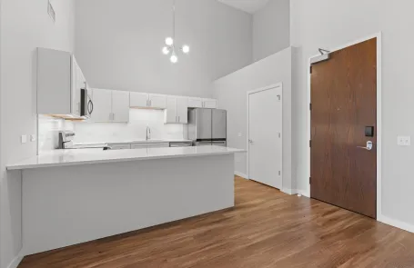 2 Bedroom Ravenswood Apartment