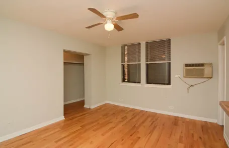 Studio Lakeview Apartment