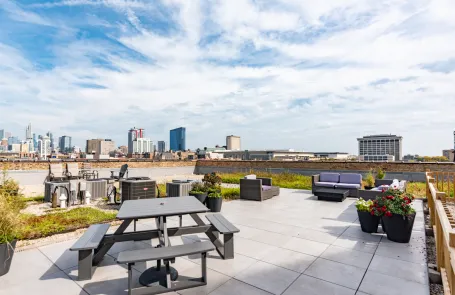 2 Bedroom Bronzeville Apartment