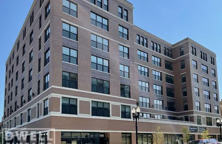 1 Bedroom Lakeview Apartment