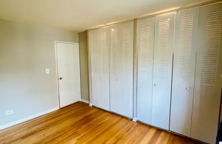 1 Bedroom Lakeview Apartment