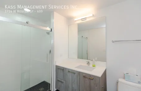 2 Bedroom Lakeview Apartment