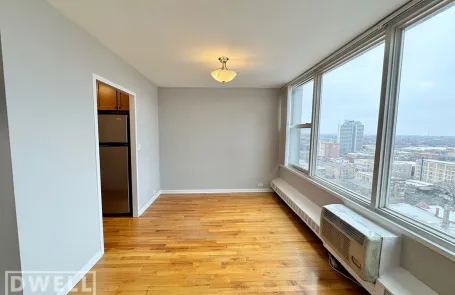 1 Bedroom Edgewater Apartment