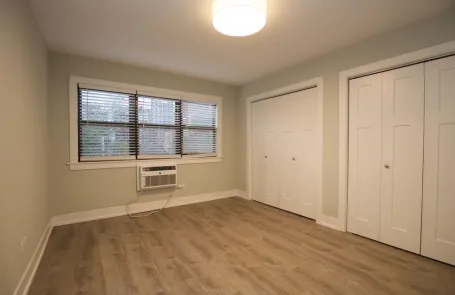 2 Bedroom Lakeview Apartment