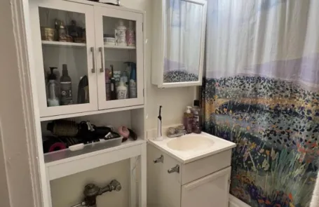 Studio DePaul Apartment