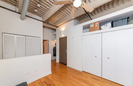 2 Bedroom Bronzeville Apartment