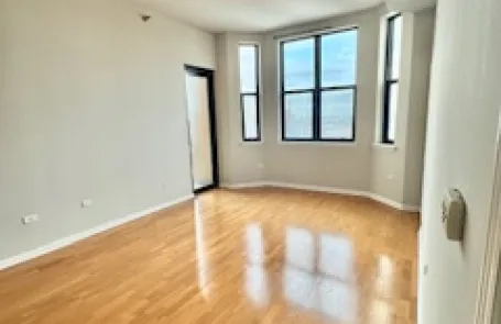 2 Bedroom South Loop Apartment