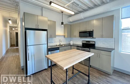 2 Bedroom Lakeview Apartment