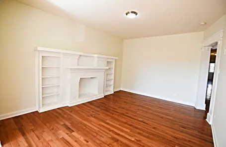 3 Bedroom Lakeview Apartment