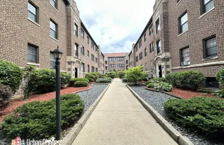 2 Bedroom Evanston Apartment