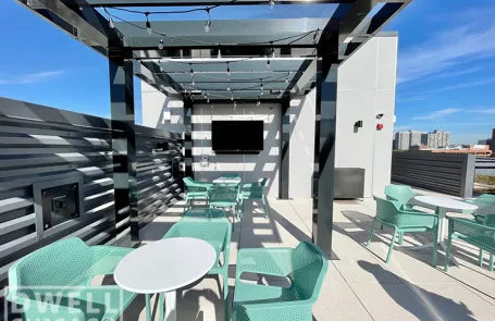 1 Bedroom Lakeview Apartment