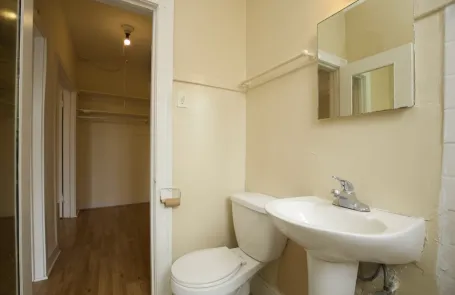 Studio Ravenswood Apartment