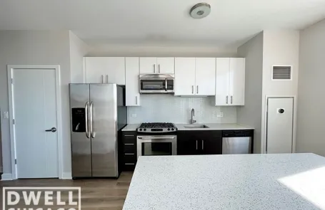 1 Bedroom West Loop Apartment