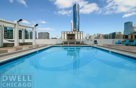 1 Bedroom West Loop Apartment
