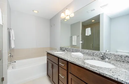 2 Bedroom West Loop Apartment