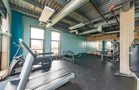 2 Bedroom Bronzeville Apartment