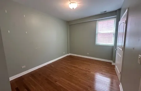2 Bedroom Rogers Park Apartment
