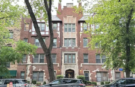 1 Bedroom Lincoln Park Apartment