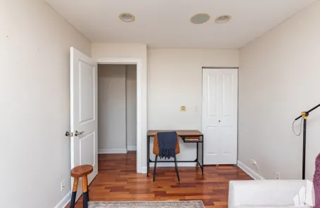 2 Bedroom Lakeview Apartment