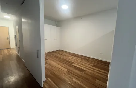 1 Bedroom Lakeview Apartment