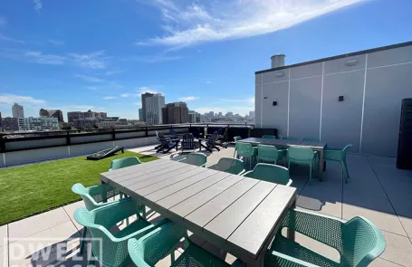 2 Bedroom Lakeview Apartment