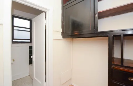 Studio Ravenswood Apartment