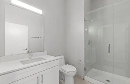 3 Bedroom Ravenswood Apartment