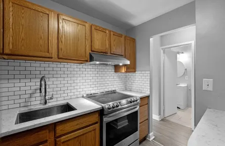 1 Bedroom Edgewater Apartment